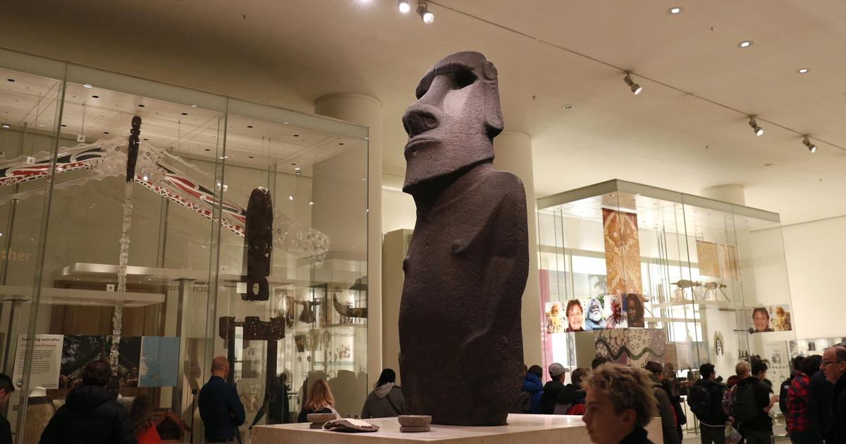 En visite au British Museum, les représentants de l'Île de Pâques