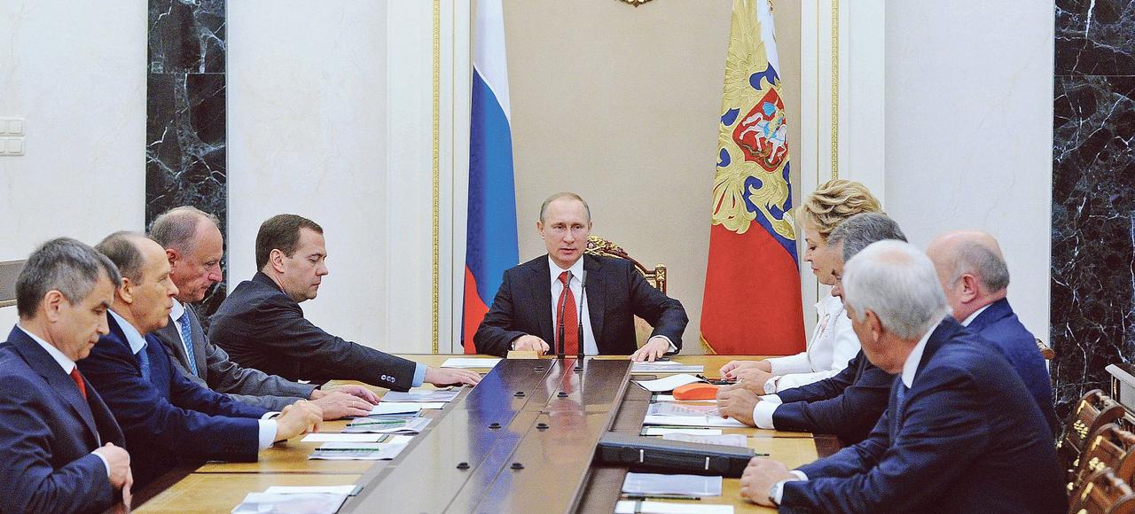 Vladimir Poutine, au Kremlin la semaine dernière, dirige un Conseil des ministres sur la sécurité.