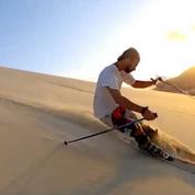 L'incroyable descente de skieurs hors du commun sur des dunes de sable