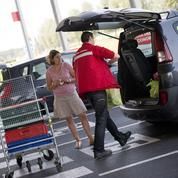 Les vacanciers plébiscitent les «drives» pour faire leurs courses moins cher