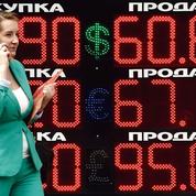 Le Kremlin et le pétrole font rechuter la devise russe