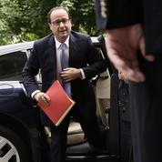 Hollande ouvre une conférence sociale peu ambitieuse
