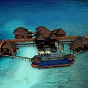 Aux Maldives, la plus grande villa sur pilotis