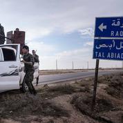 Syrie: drôle de guerre entre Kurdes et djihadistes face à Raqqa, la «capitale noire»