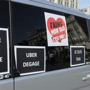 À Montréal, deux taxis s'en prennent à Uber avec un marteau