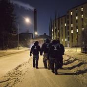 Les Soldats d'Odin patrouillent contre les migrants en Finlande