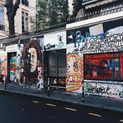 Gainsbourg: les fans lui rendent hommage rue de Verneuil
