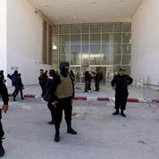Un an après l'attentat du Bardo, la démocratie tunisienne fragilisée par les djihadistes
