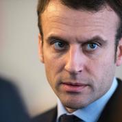 Emmanuel Macron provoque François Hollande