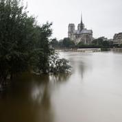 Inondations : pas de dégâts majeurs, Paris respire
