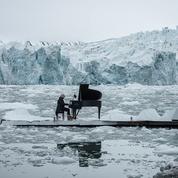 Le pianiste Ludovico Einaudi joue sur la banquise pour sauver l'Arctique