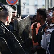 Deux députés LR bloquent l'accueil de migrants dans un gymnase parisien