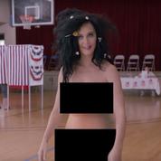 Katy Perry nue : les Américains vont-ils se vouer à ses seins pour voter ?