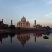 Le dôme du Taj Mahal en travaux pour retrouver son éclat