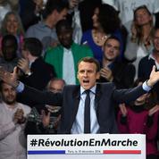 Macron montre ses muscles lors de son grand meeting parisien