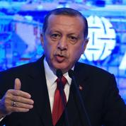 La Turquie entre censure et purges massives