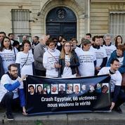 Crash d'Egyptair : les familles réunies à Paris pour dénoncer l'attitude de l'Égypte