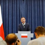 Pologne: le président freine la fuite en avant de son parti