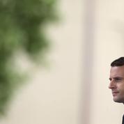 Face aux critiques, Macron revoit sa méthode