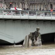 AVANT/APRÈS - Comment la crue de la Seine change le paysage à Paris