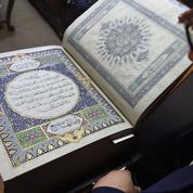 Un Coran en soie peinte à la main, manifeste de l'excellence afghane