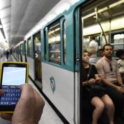 A Paris, le smartphone se substitue au titre de transport