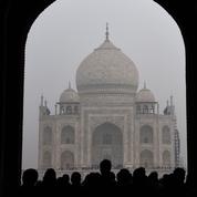 Attaqué par la pollution, le Taj Mahal est menacé de fermeture par la justice indienne