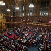 Cinq Ladies se révoltent contre la Chambre des lords
