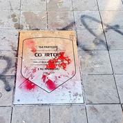 La plaque en l'honneur de Thibaut Courtois au stade de l'Atletico Madrid vandalisée