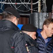 Sitôt libéré, Navalny condamné à 20 jours supplémentaires de prison