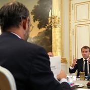 Pour la droite, les difficultés du remaniement révèlent «la solitude» d'Emmanuel Macron