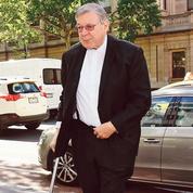 Abus sexuels: le Vatican prend des distances avec Mgr Pell