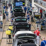 Volkswagen supprime 5000 à 7000 emplois en raison de sa transition vers l'électrique