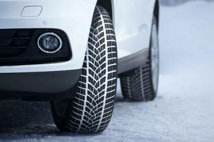 Il existe des pneus hiver dédiés aux SUV, comme le Goodyear UltraGrip Performance.
