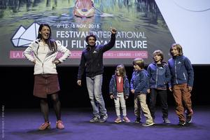 Les films sont souvent suivis d'un débat avec les réalisateurs. Ici, la famille Fabbri venue présenter <i>Kids for Sea</i> à La Rochelle.