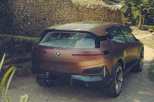 BMW bouscule ses codes avec ce concept qui annonce une familiale électrique à mi-chemin entre le SUV et le monospace.