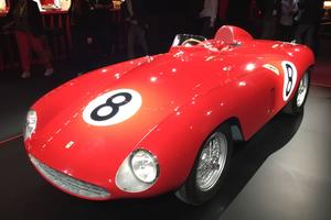 La Ferrari 750 Monza de 1954 a servi de source d'inspiration aux designers.