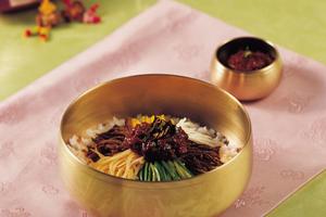 Un Bibimpap, plat traditionnel coréen.