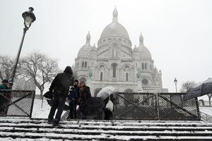 Au pied du Sacré-Cœur dans
la matinée de mardi, à Paris.