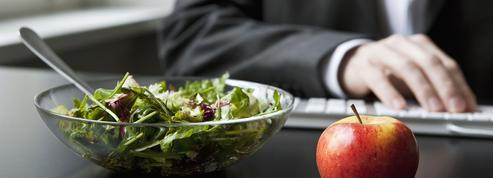 Déjeuner au bureau : les conseils d'une professionnelle pour perdre les kilos de l'été
