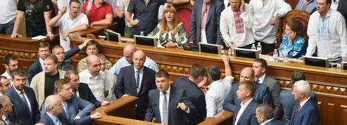 Ukraine: le parlement se divise sur l'autonomie des régions séparatistes