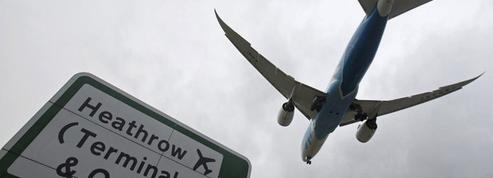 Royaume-Uni : un avion fait demi-tour à cause d'un rayon laser