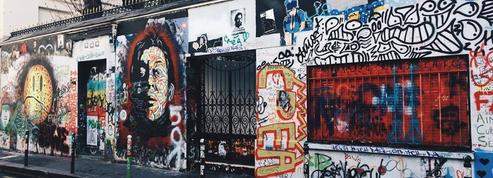 Gainsbourg: les fans lui rendent hommage rue de Verneuil