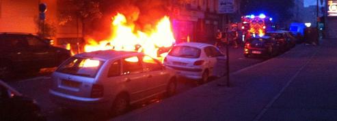 Voitures incendiées, magasin saccagé : des centaines de casseurs dans les rues de Paris