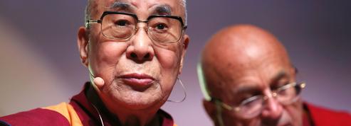 À Paris, le dalaï-lama défend la langue tibétaine