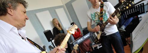 À Bordeaux, des ateliers de musique pour lutter contre le suicide des jeunes