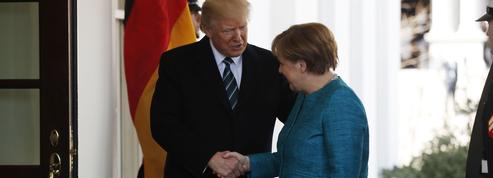 Trump-Merkel : une relation émaillée de clichés et de critiques