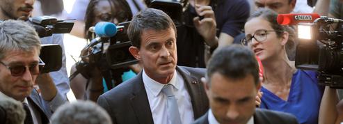 Législatives : après son élection contestée, Valls s'affiche très vite à l'Assemblée