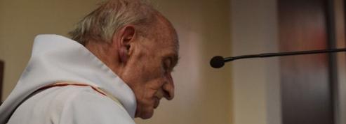 Deux ans après la mort du père Hamel, hommage aux prêtres qu'on assassine