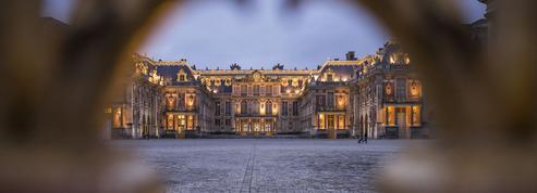 «Gilets jaunes» : Versailles ferme ses portes samedi, la vie parisienne reprend son cours